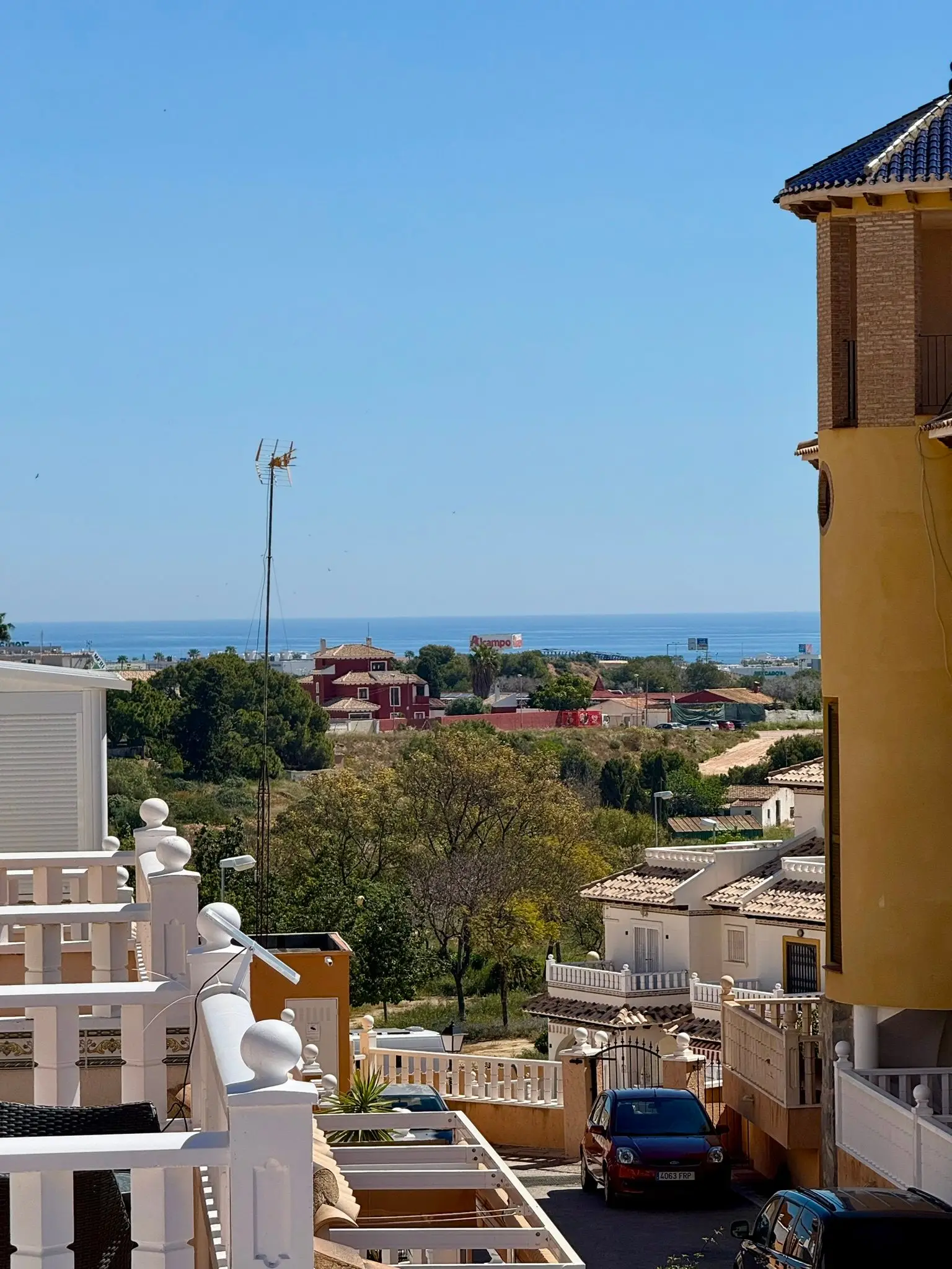 Gerenoveerde quadvilla met zeezicht in Orihuela Costa, foto 2 van 32