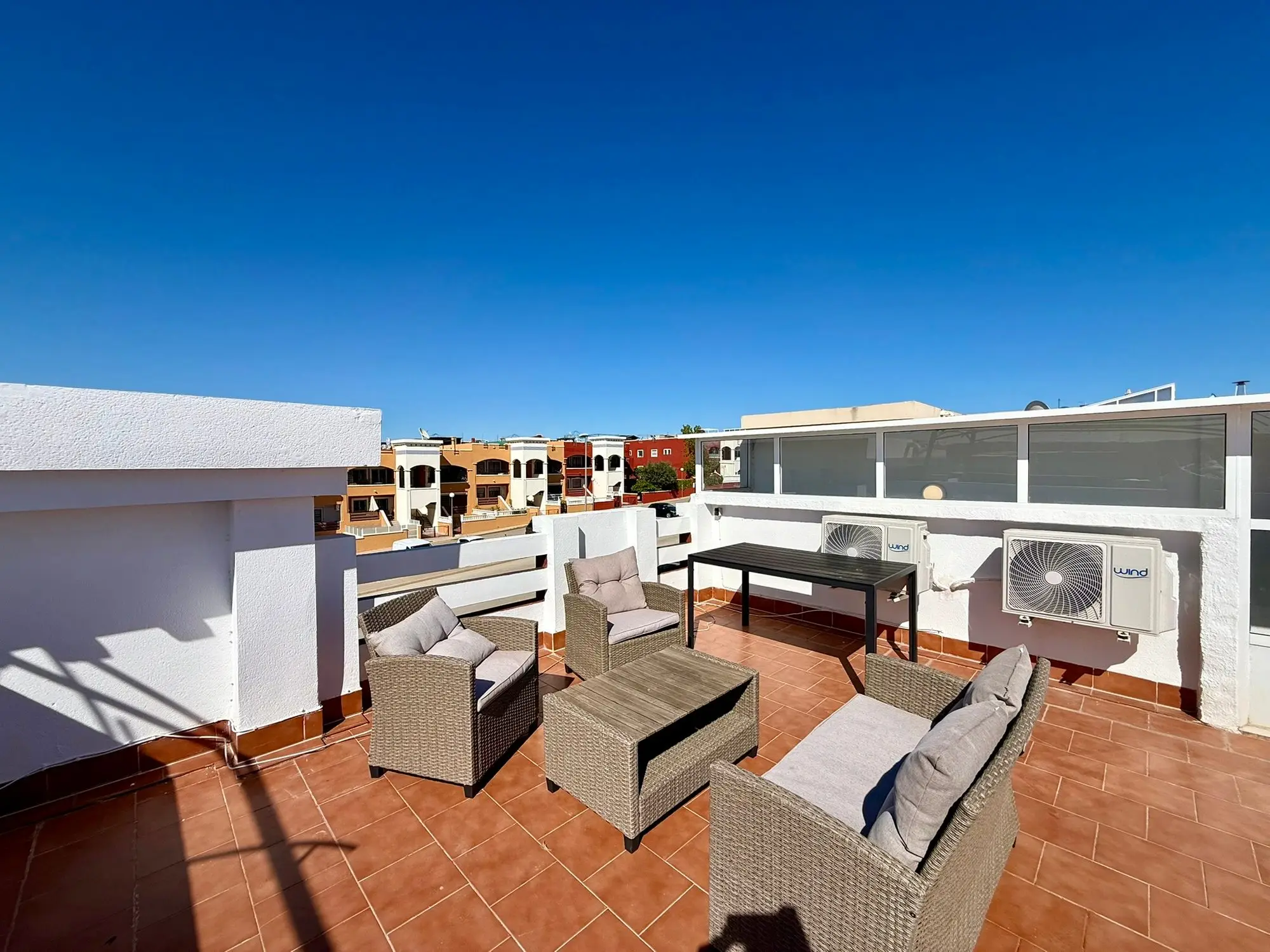 Licht appartement met groot zonneterras in Orihuela Costa, foto 2 van 30