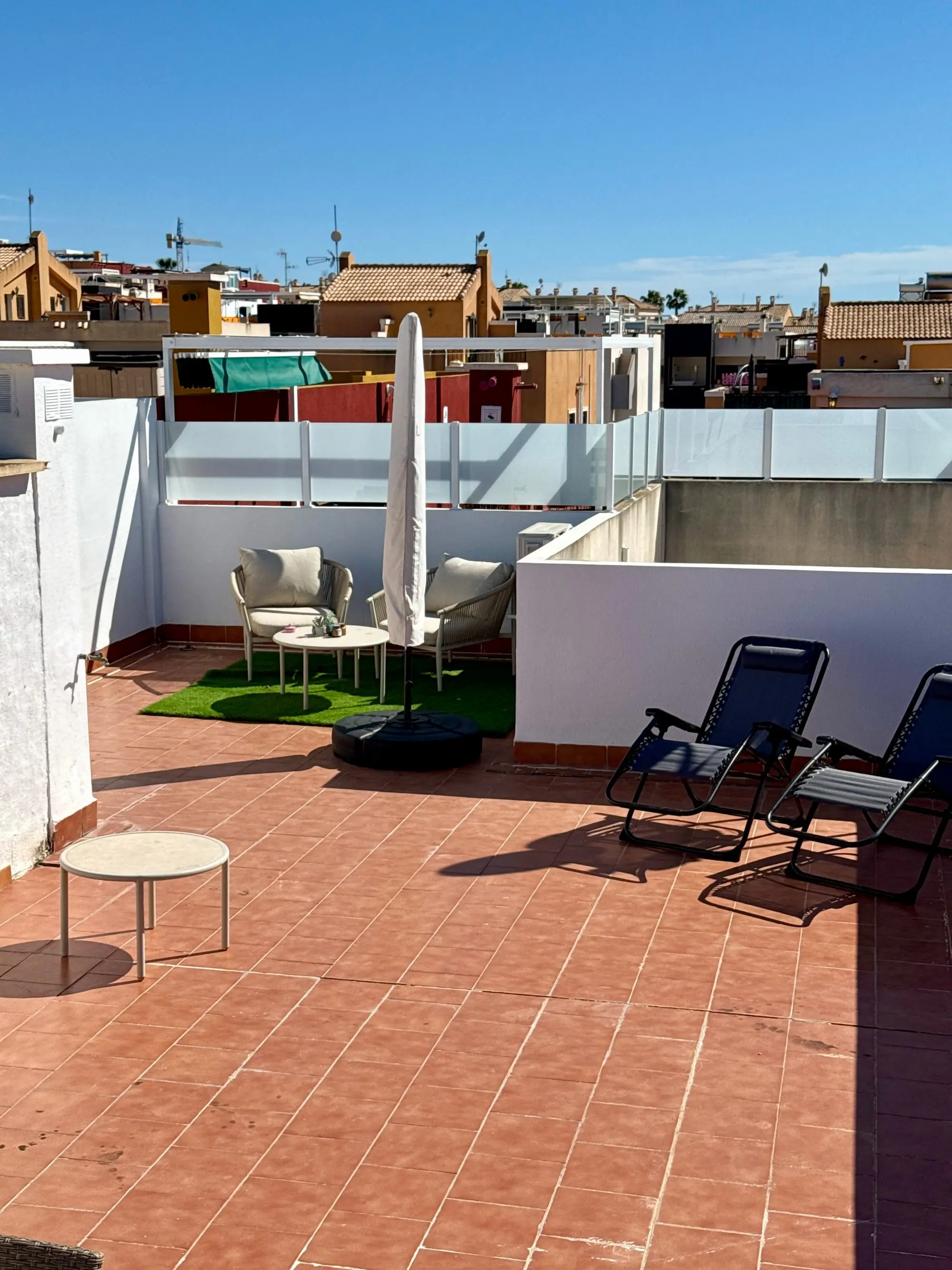 Licht appartement met groot zonneterras in Orihuela Costa, foto 3 van 30