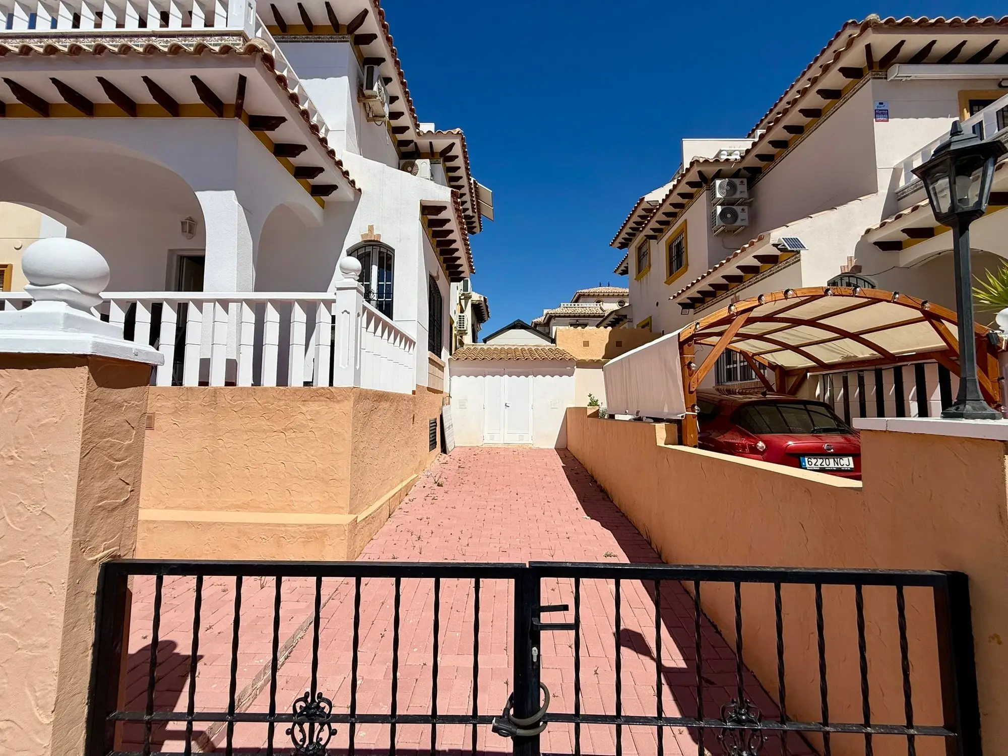 Gerenoveerde quadvilla met zeezicht in Orihuela Costa, foto 28 van 32